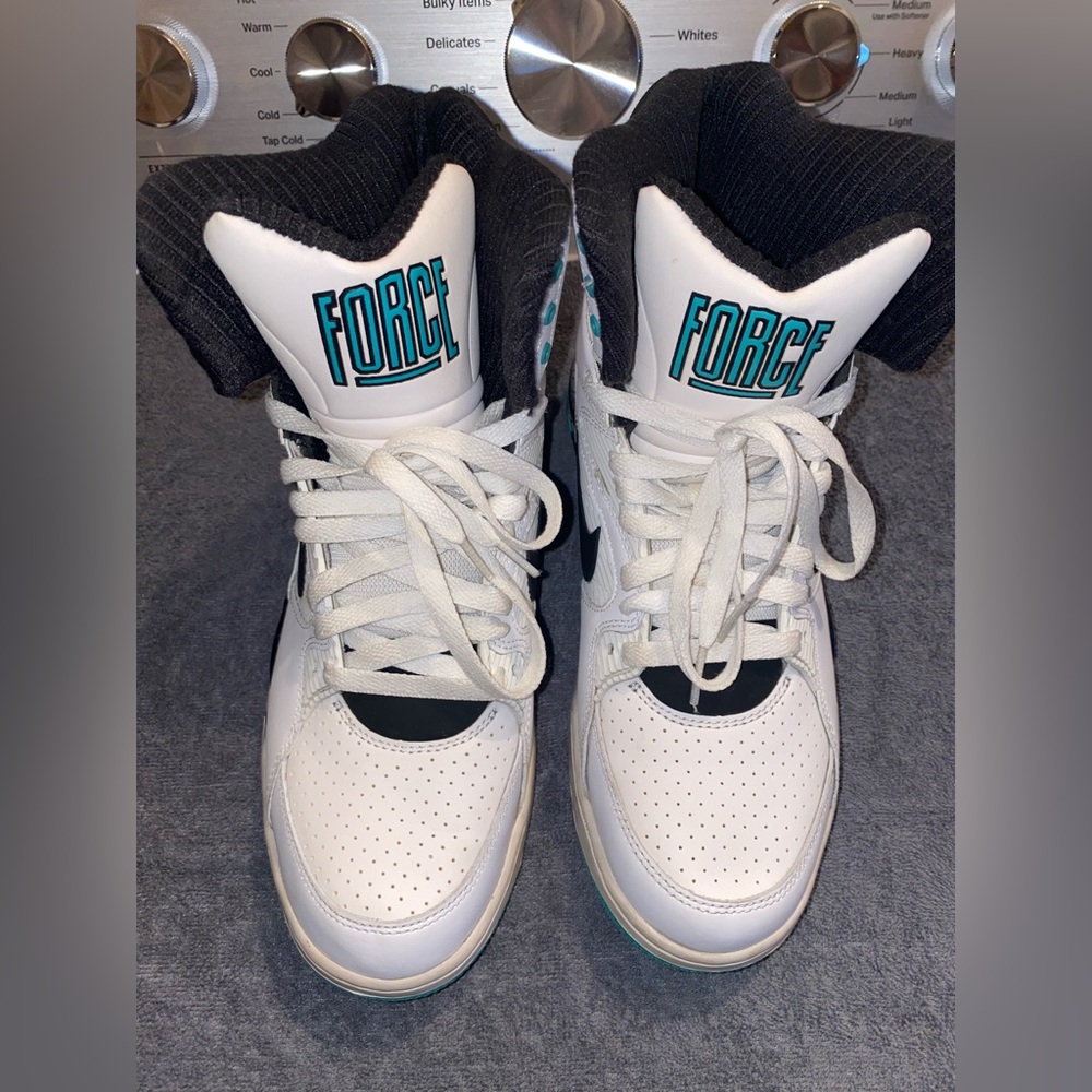 Nike command force hyper jade